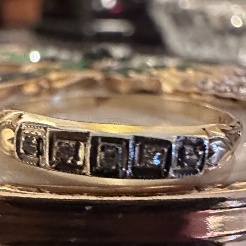 Vintage 14k solid gold ring with five stunning diamonds size 6.5 - Picture 4 of 13